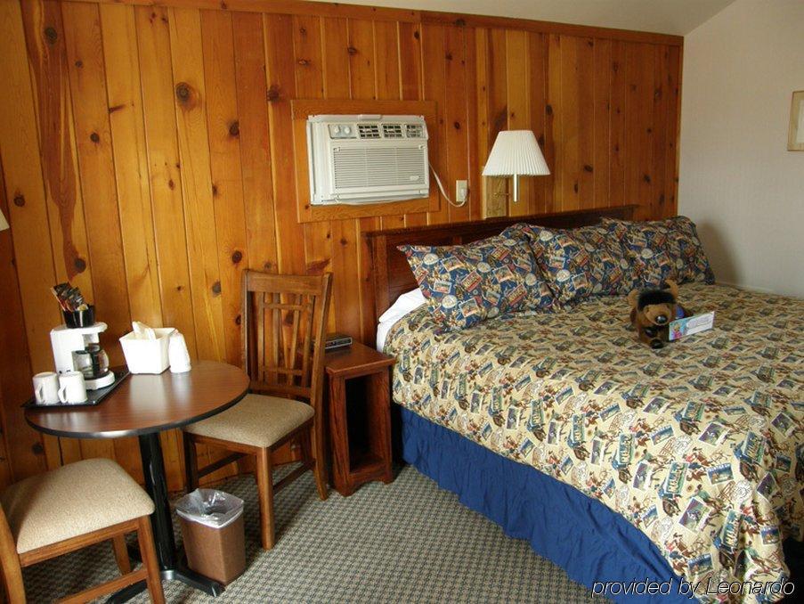 Buffalo Bill Cabin Village Cody Room photo